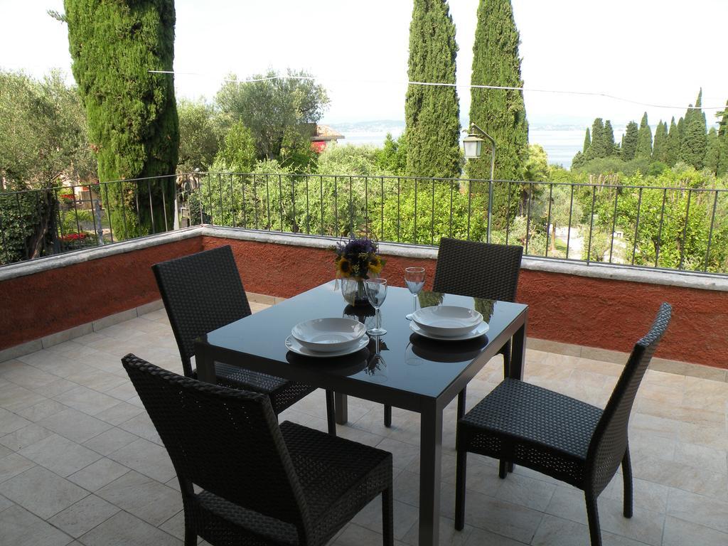 Villa Paradiso Apartment Sirmione Bagian luar foto