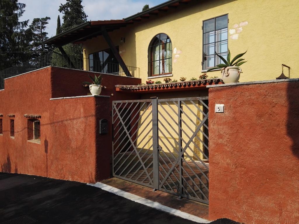 Villa Paradiso Apartment Sirmione Bagian luar foto