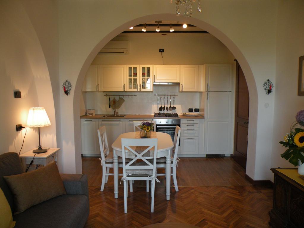 Villa Paradiso Apartment Sirmione Bagian luar foto
