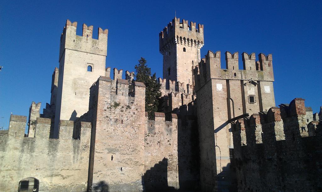 Villa Paradiso Apartment Sirmione Bagian luar foto