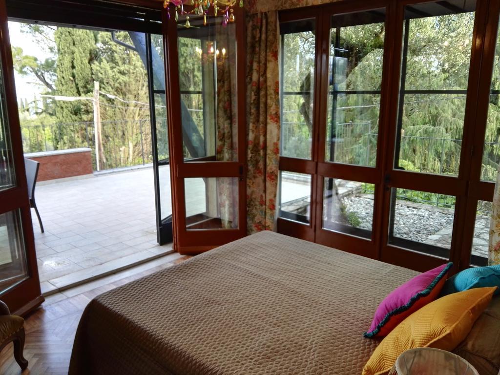 Villa Paradiso Apartment Sirmione Bagian luar foto