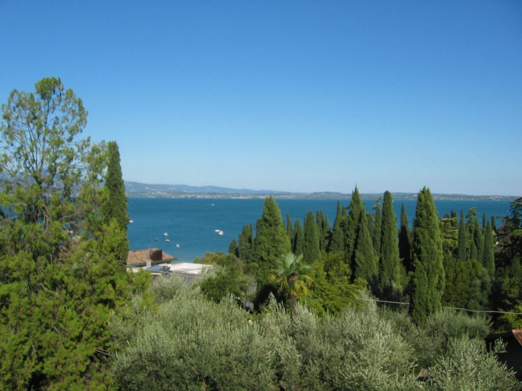 Villa Paradiso Apartment Sirmione Bagian luar foto