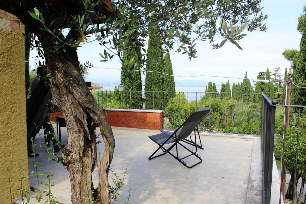 Villa Paradiso Apartment Sirmione Bagian luar foto