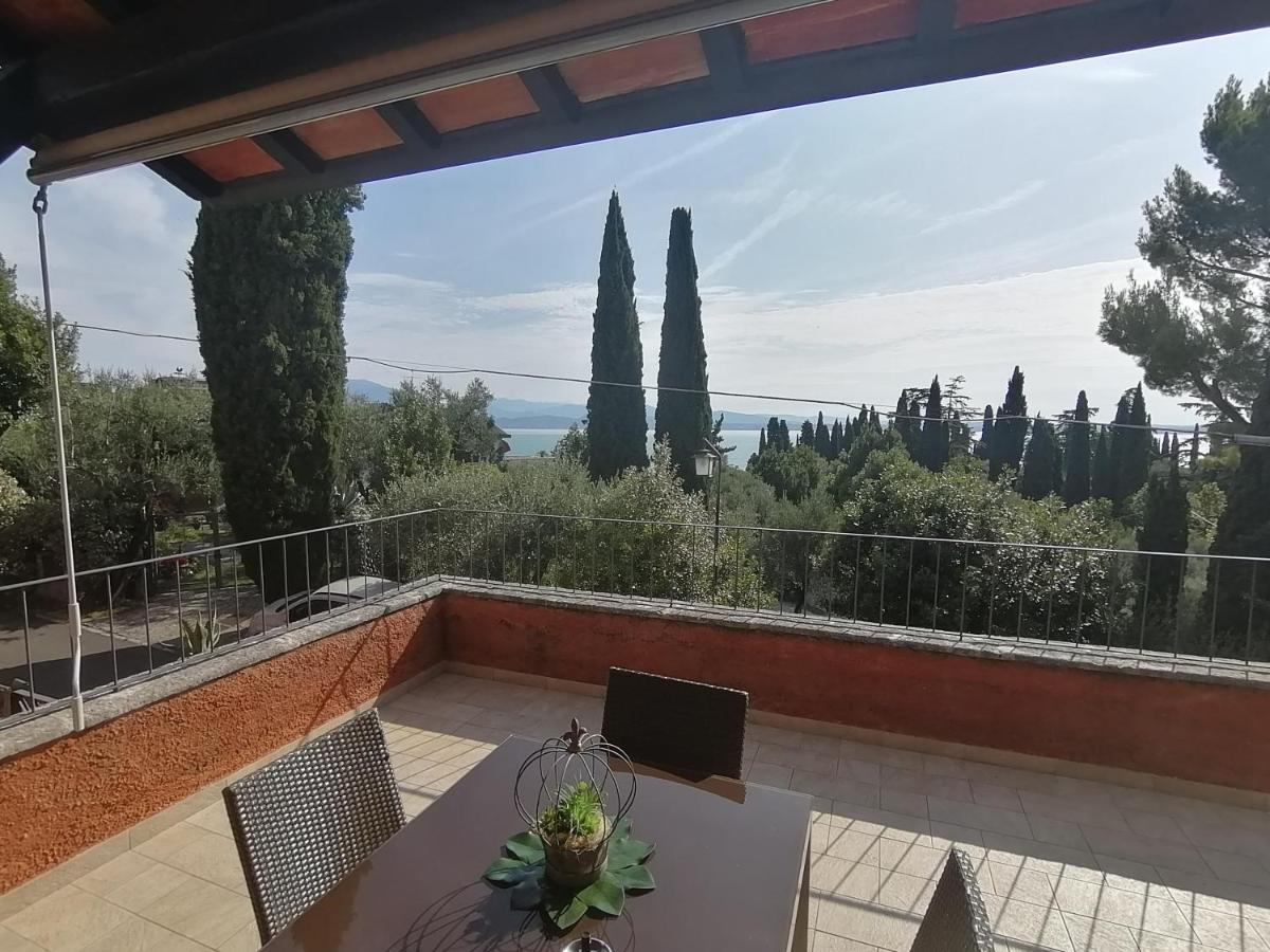 Villa Paradiso Apartment Sirmione Bagian luar foto